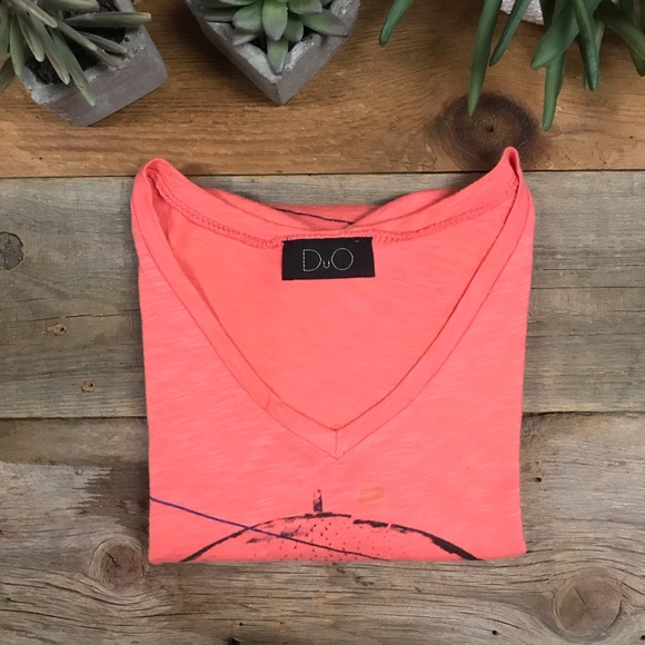 DuO V-Neck Coral Disco Ball Vintage Graphic T-Shirt - Picture 6 of 12